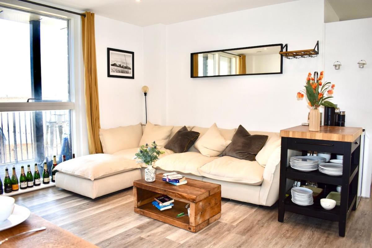 Apartment Beautiful Camberwell Sky Views London